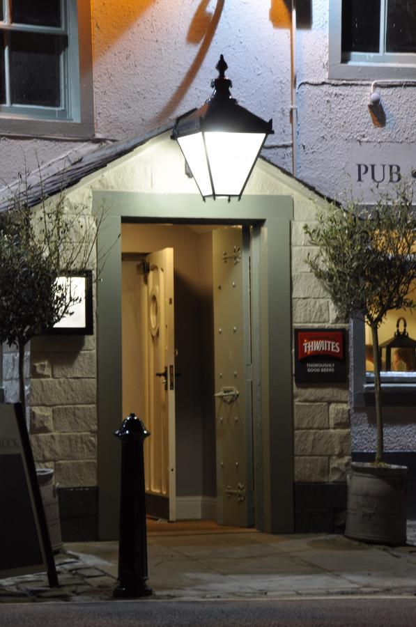 Higher Buck Inn Уоддингтон Экстерьер фото