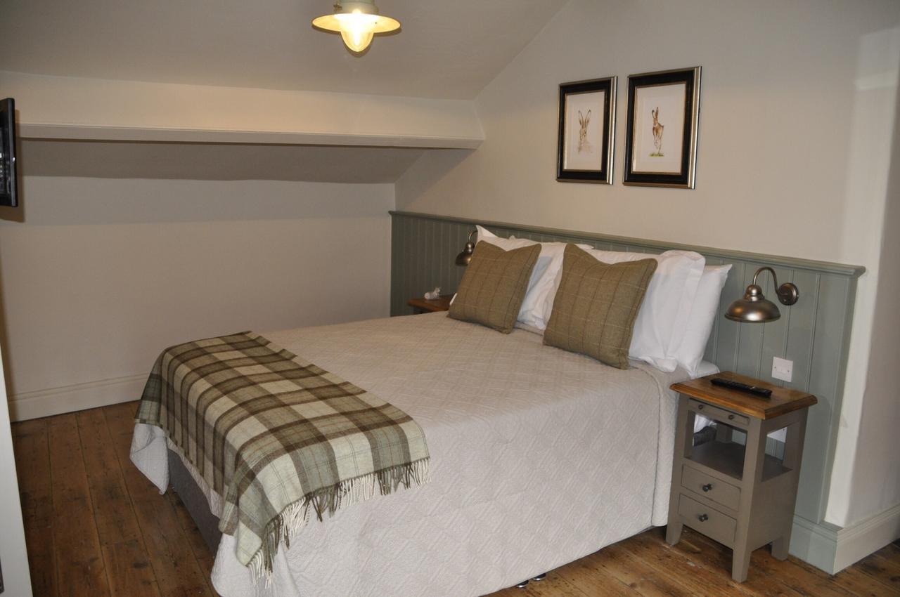 Higher Buck Inn Уоддингтон Экстерьер фото