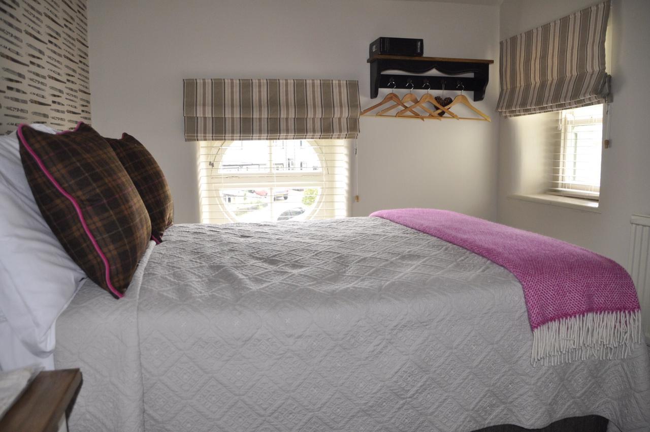 Higher Buck Inn Уоддингтон Экстерьер фото