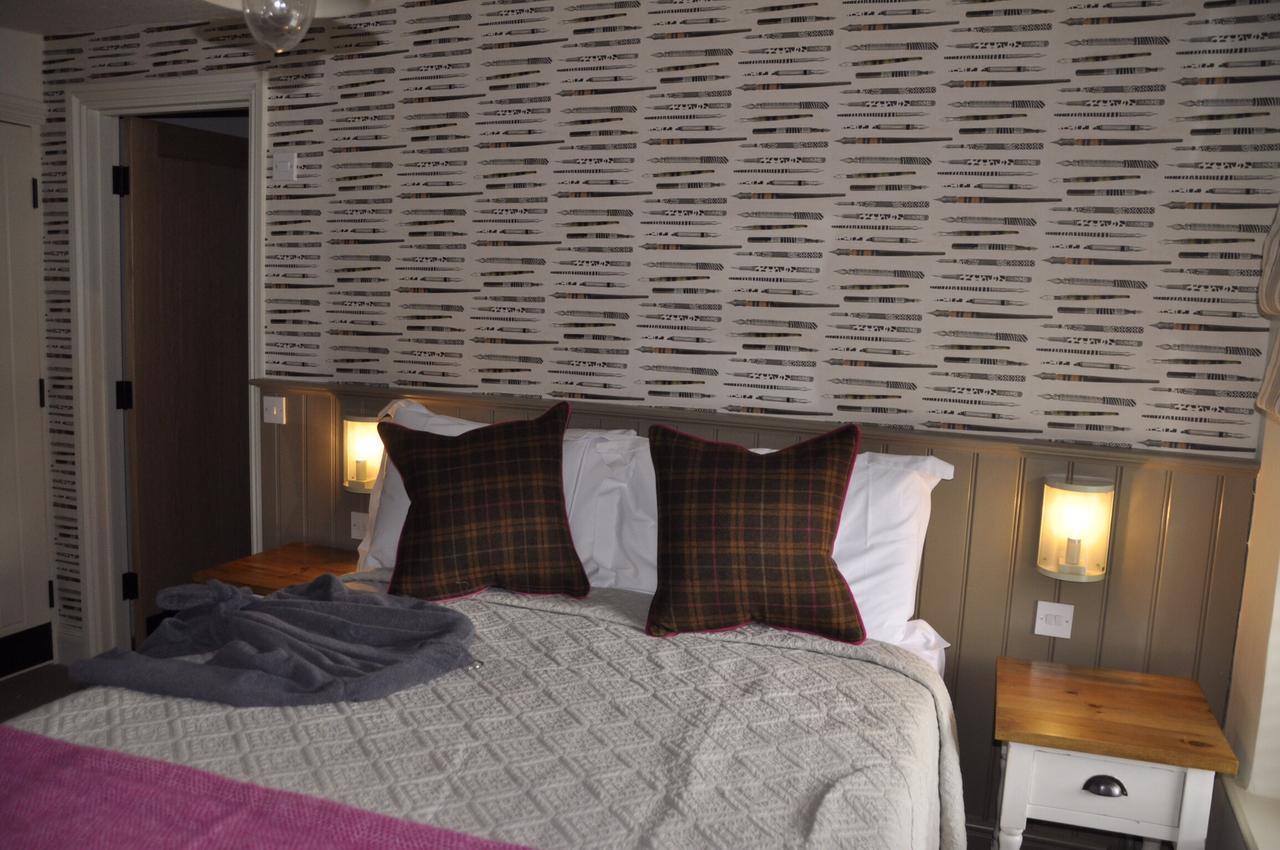 Higher Buck Inn Уоддингтон Экстерьер фото